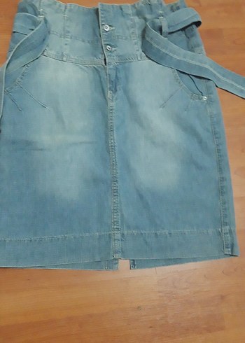 Kadın Mavi Kemerli Mini Kot Şort - Görsel 6