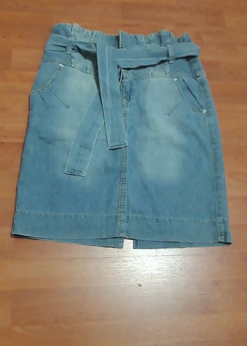 Kadın Mavi Kemerli Mini Kot Şort - Görsel 3