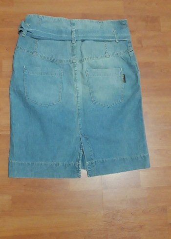 Kadın Mavi Kemerli Mini Kot Şort - Görsel 2