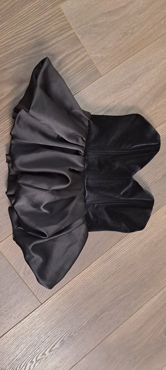 Siyah Straplez Fırfırlı Gotik Bustiyer - Görsel 3