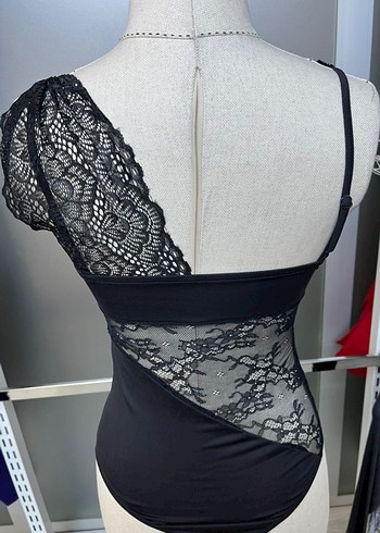 Siyah Dantel Detaylı Gotik Bodysuit - Görsel 5