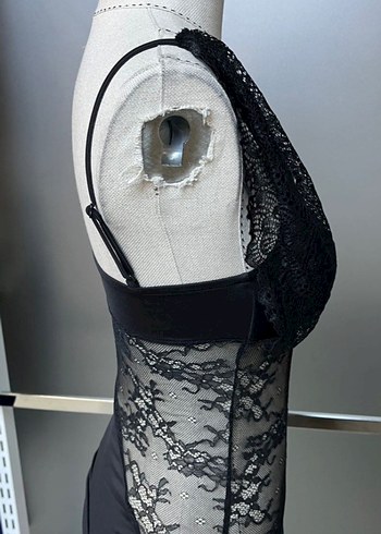 Siyah Dantel Detaylı Gotik Bodysuit - Görsel 3