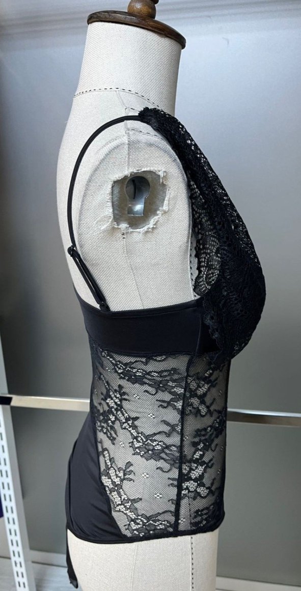 Siyah Dantel Detaylı Gotik Bodysuit - Görsel 3