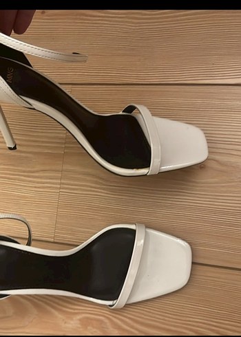 Beyaz Klasik İnce Topuklu Kadın Sandalet - Görsel 5