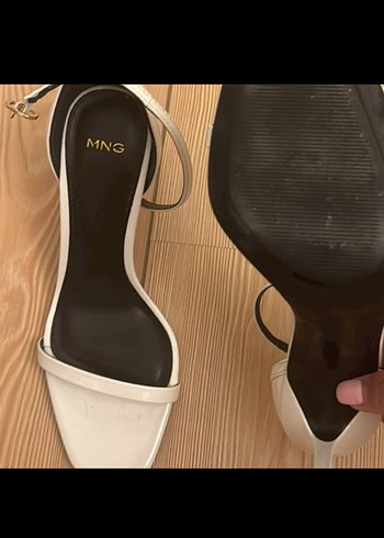 Beyaz Klasik İnce Topuklu Kadın Sandalet - Görsel 6