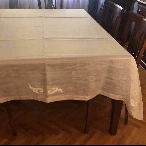 Salon masa örtüsü