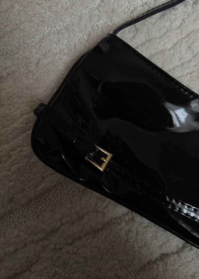 Rugan kemer detaylı çanta - Görsel 3