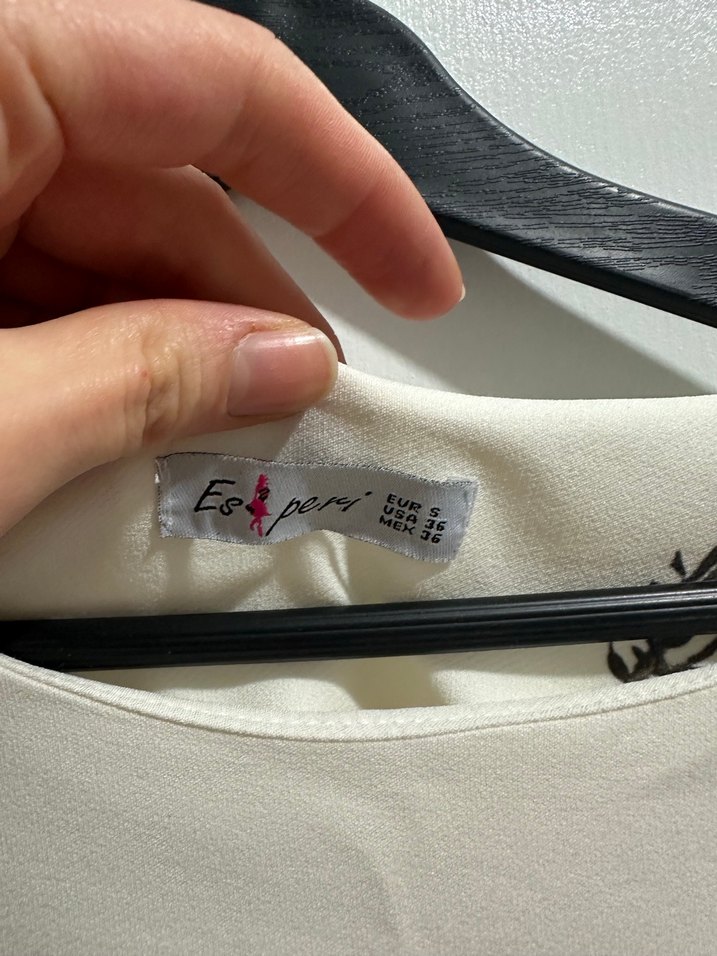 Beyaz Çiçek Desenli Midi Elbise - Görsel 3