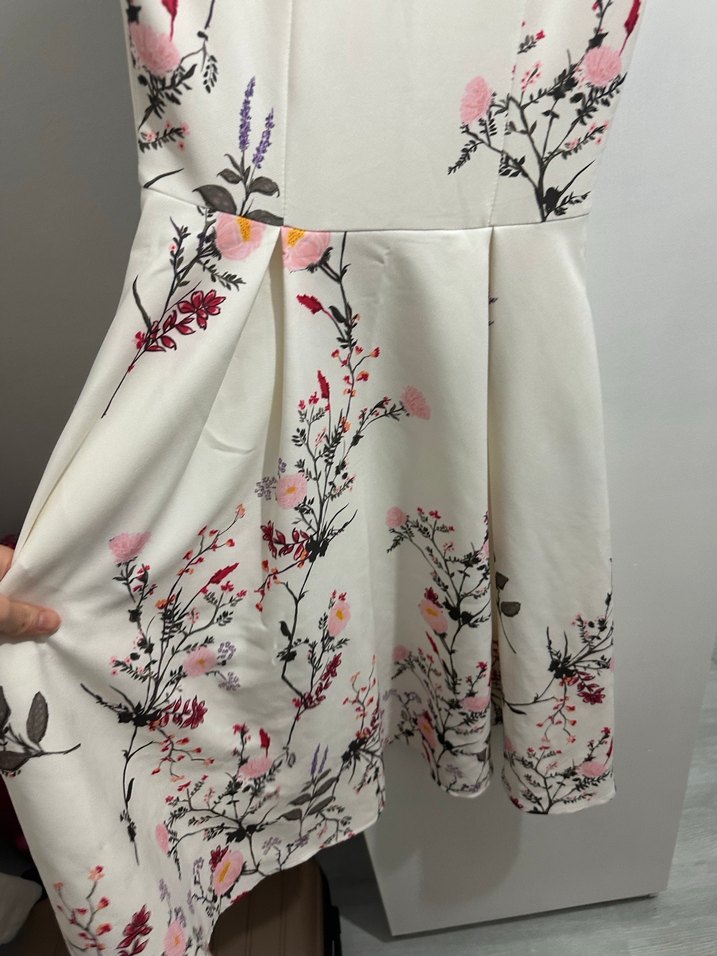 Beyaz Çiçek Desenli Midi Elbise - Görsel 4