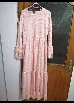 Pudra rengiUzun elbise