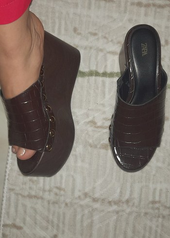 Zara Kahverengi Croko Platform Sandalet