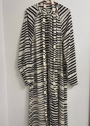 H&M Zebra Desenli Uzun Kollu Pilili Kadın Elbise
