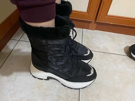 Siyah kışlık Ayakkabı