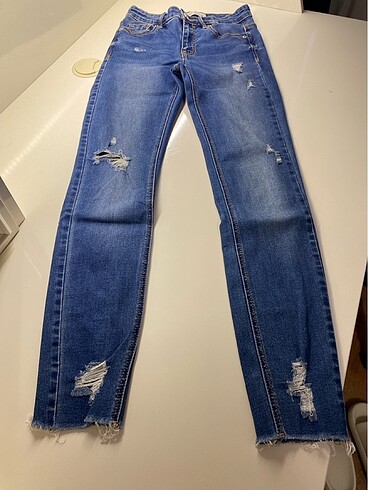 32 Beden Stradivarius Skinny Jean