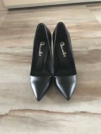 37 Beden Stiletto