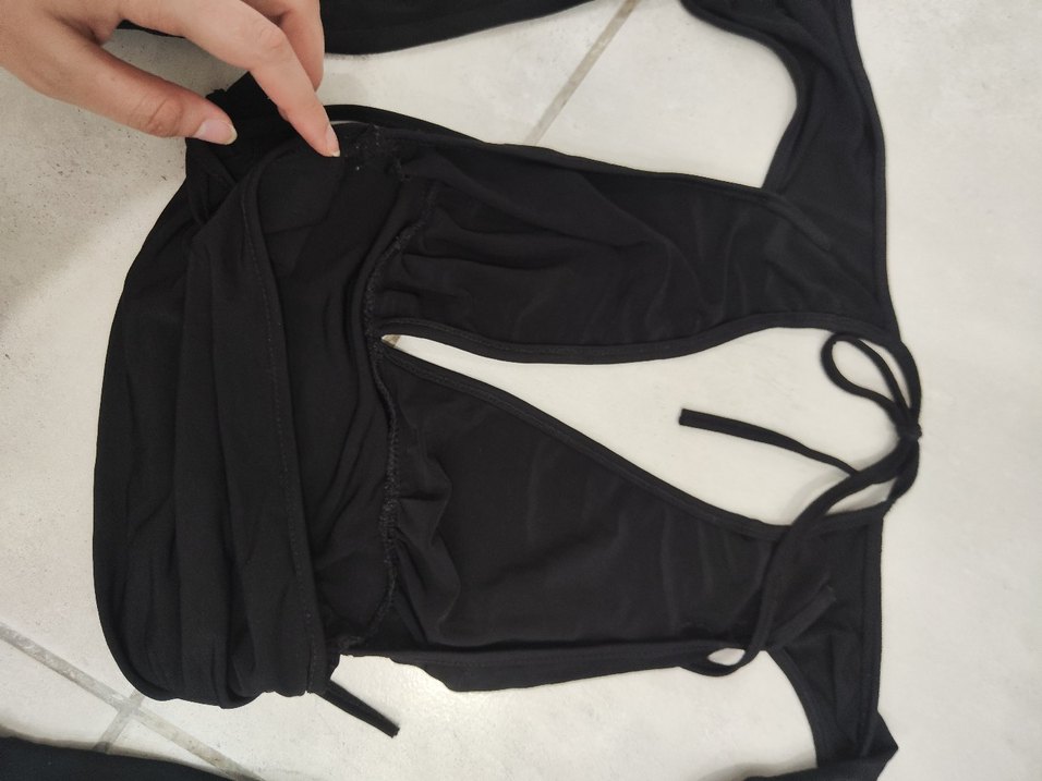 Siyah V Yaka Drapeli Mini Bluz - Görsel 3