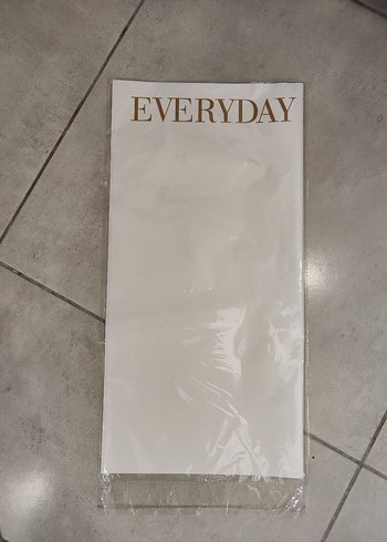 Bej beyaz renkte çiçek buketi için kullanılan - Görsel 2