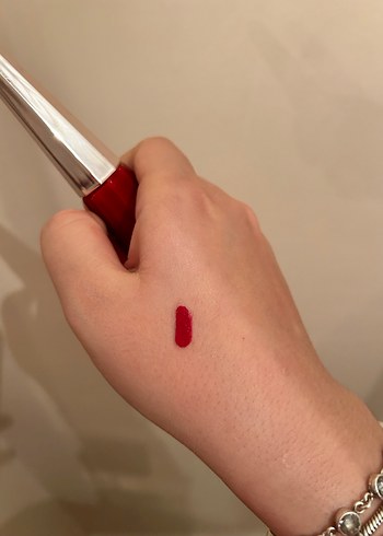 Fenty Beauty Parlak Kırmızı Dudak Parlatıcısı - Görsel 3