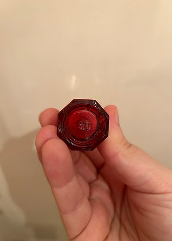 Fenty Beauty Parlak Kırmızı Dudak Parlatıcısı - Görsel 2