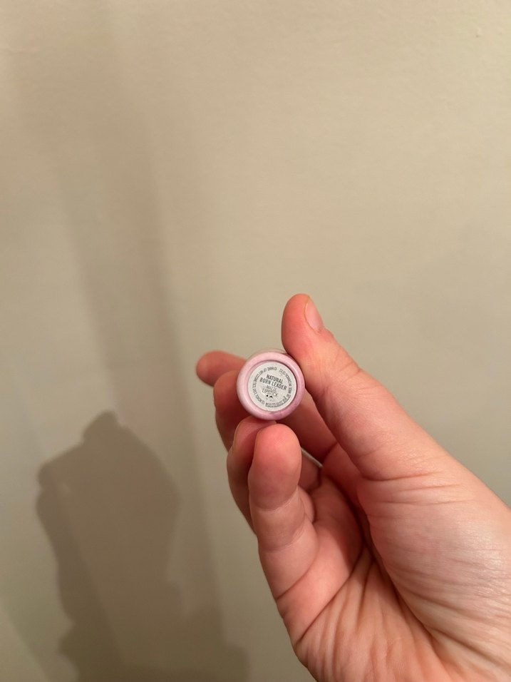 Mac Pembe Mermer Desenli Pastel Ruj - Görsel 2