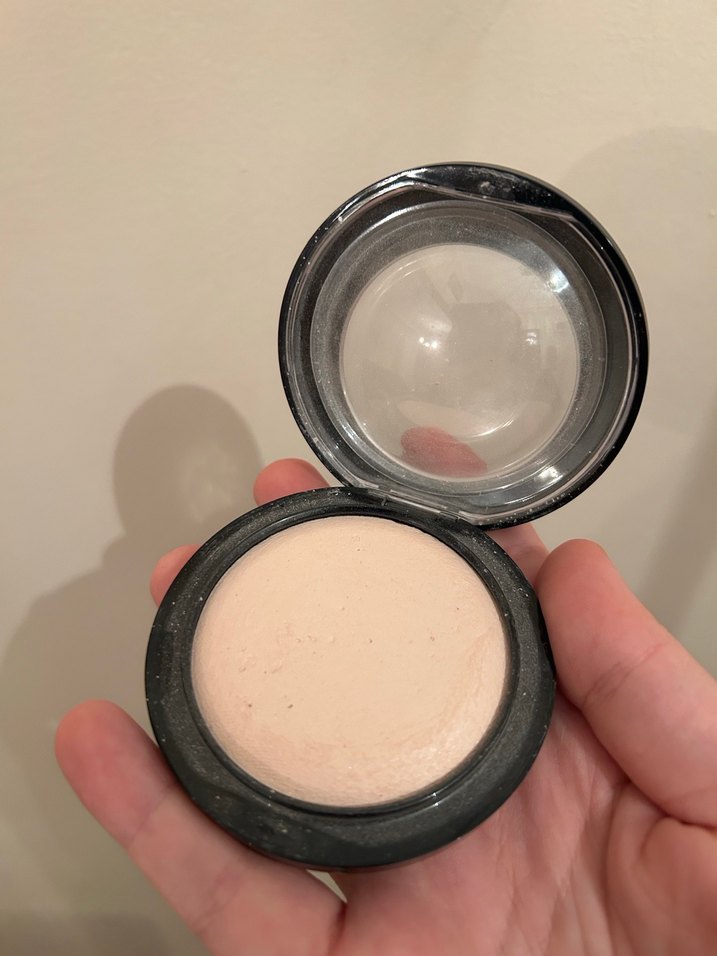 MAC Açık Bej pudra - Görsel 3