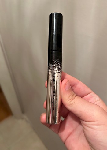 Fenty beauty maskara
