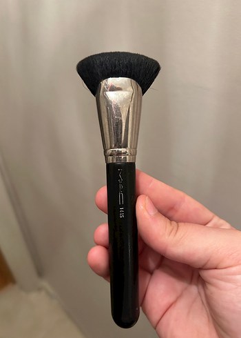 MAC 115 Koyu Siyah Makyaj Fırçası