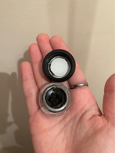 Beden Mac eyeliner