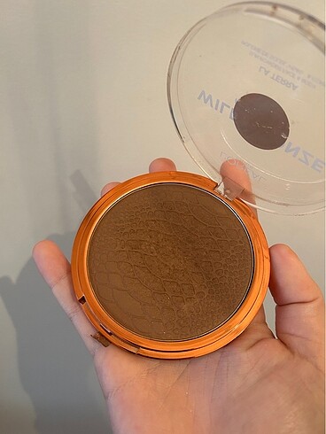 Beden L'Oreal Paris Bronzer