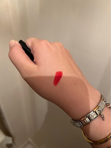 Beden bordo Renk Loreal paris kırmızı ruj