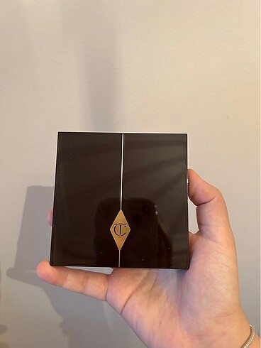 Charlotte tilbury far paleti