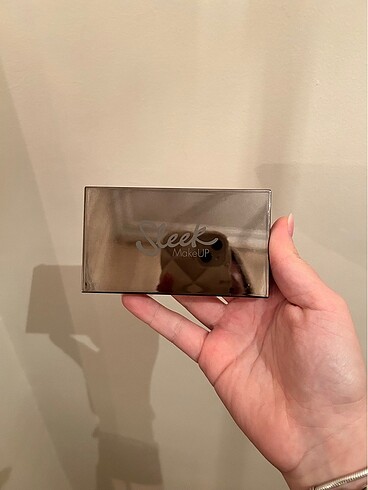 Sleek aydonlatıcı paleti