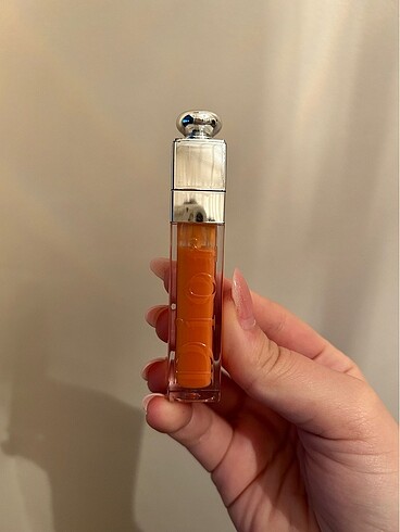Dior dudak parlatıcısı
