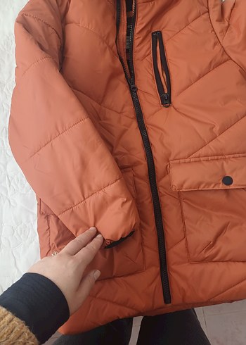 Erkek Çocuk Kiremit rengi Kapüşonlu Mont - Görsel 4