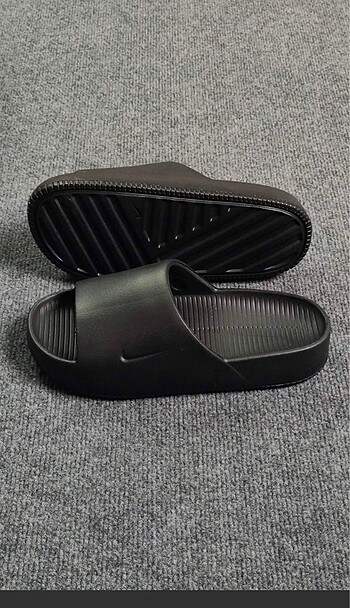 Nike Calm Slide