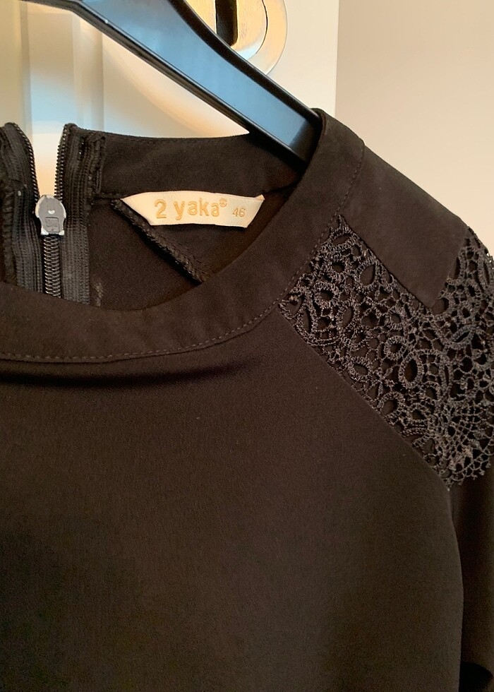 Siyah güpürlü tunik - Görsel 2