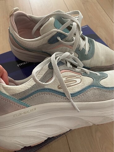 Orijinal Skechers 38 kutusuyla gönderilecek