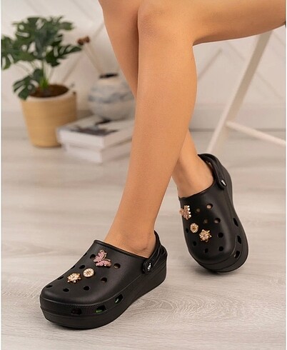 Taşlı crocs ????