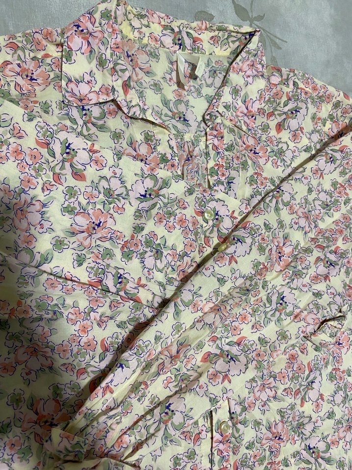 Çiçek Desenli Düğmeli Kadın Gömlek - Görsel 2