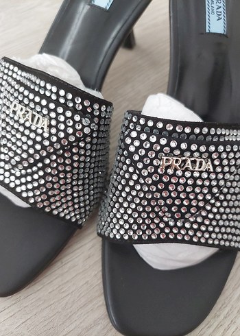 Diğer Prada Taşlı Terlik