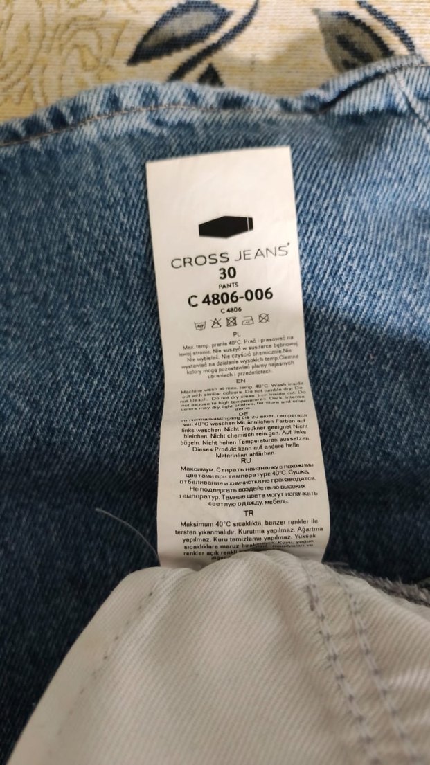 dizleri yırtık jean - Görsel 3