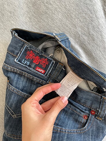 28 Beden mavi Renk Levi?s şort düşük bel y2k