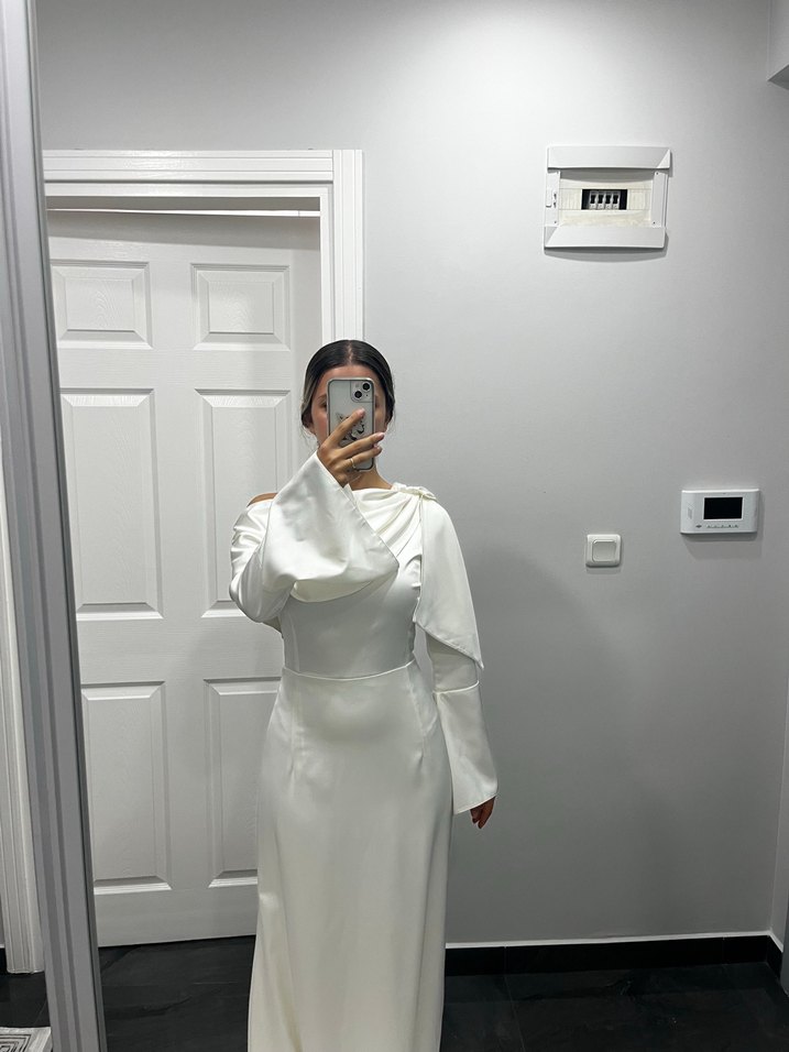 Drapeli Beyaz Uzun Abiye Elbise - Görsel 3