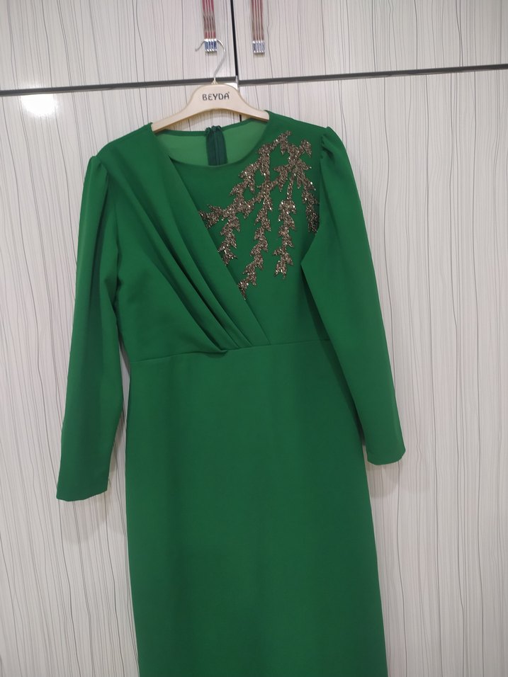 Yeşil Drapeli Uzun Abiye Elbise - Görsel 4