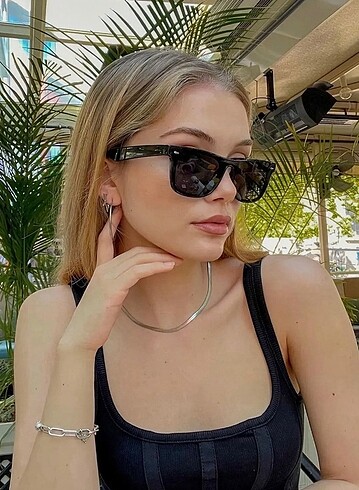 rayban muadili siyah güneş gözlüğü