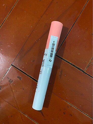 Essence Essence maskara bazı