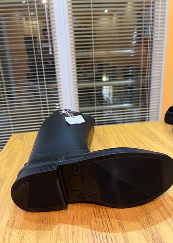 İgor Siyah Tokalı Dizüstü Lastik Çizme - Görsel 3