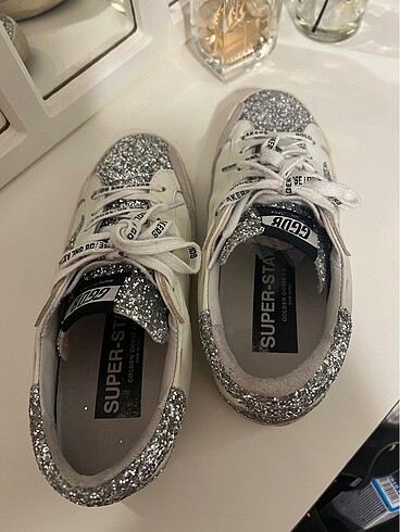 37 Beden beyaz Renk Golden Goose Delux
