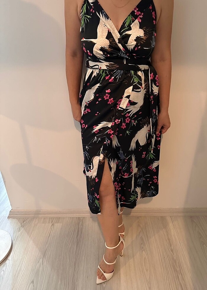 Saten kuş desenli Elbise - Görsel 2