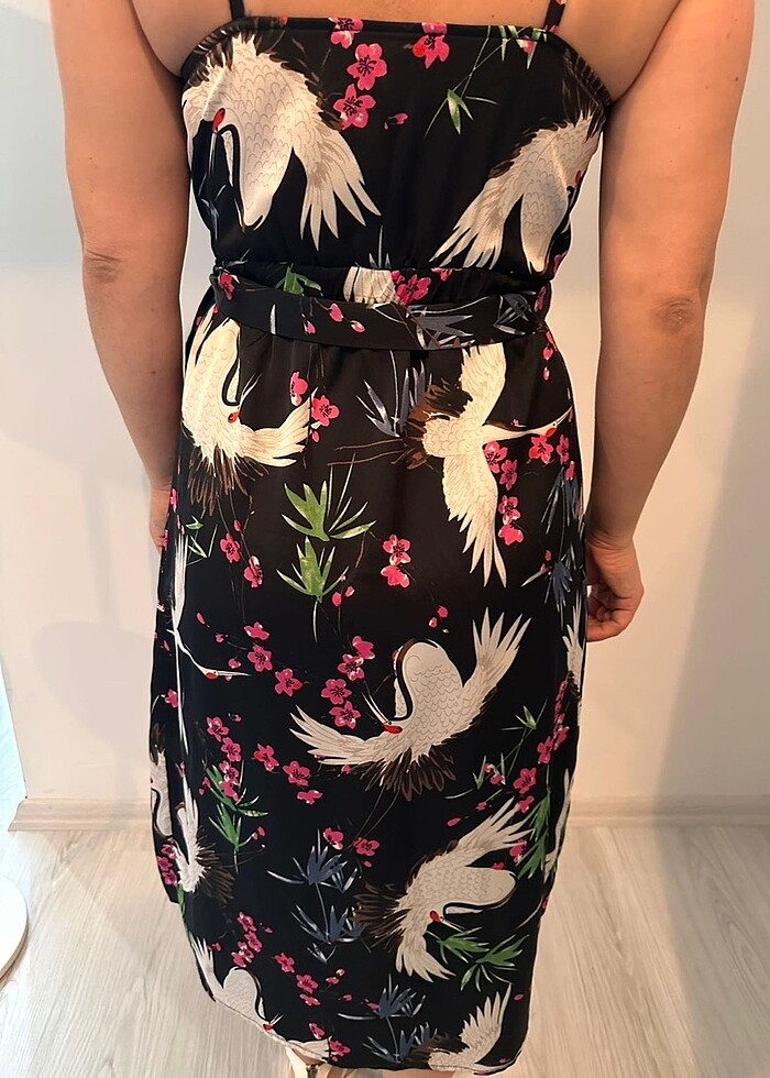 Saten kuş desenli Elbise - Görsel 3